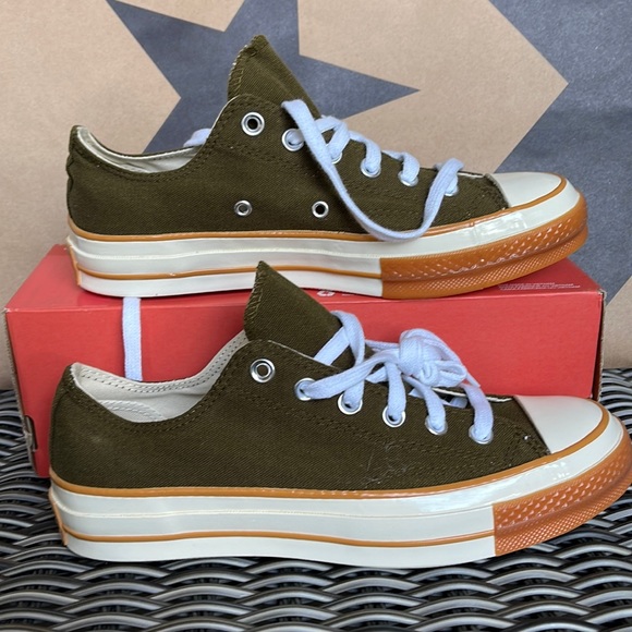 Converse Shoes - Converse CHUCK 70 OX WMNS surplus olive/egret/gum honey